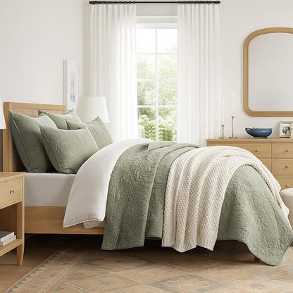 EVERGRACE 100% Cotton Paisley Quilt Set, Queen Size 3 Piece Set – Prewashed Lightweight Bedspread with 2 Shams, Soft & Breathable Matelasse Coverlet for All-Season Comfort, Light Sage Green