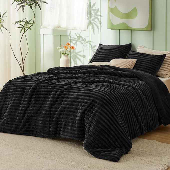 Bedsure Comforter Set Queen Size - GentleSoft™ 3 Pieces Double-Side Fleece Fluffy Black Comforter Set, Cozy Striped Room Decor Aesthetic, Luxury Bedding Queen Size, 2 Pillowcases, 90x90 Inches
