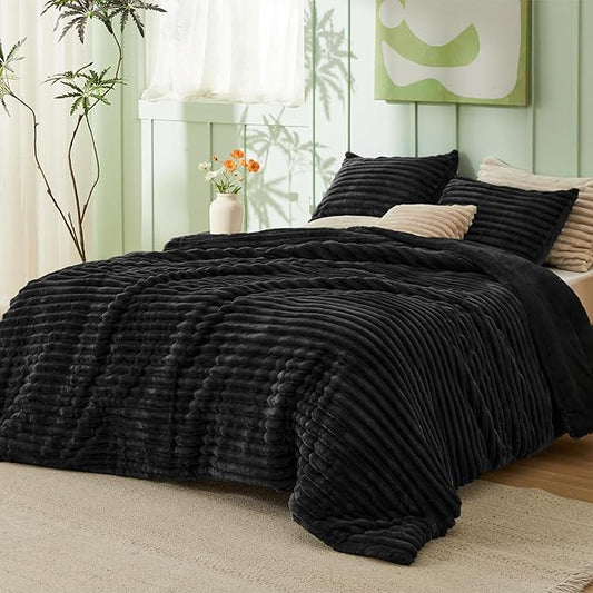 Bedsure Comforter Set Queen Size - GentleSoft™ 3 Pieces Double-Side Fleece Fluffy Black Comforter Set, Cozy Striped Room Decor Aesthetic, Luxury Bedding Queen Size, 2 Pillowcases, 90x90 Inches