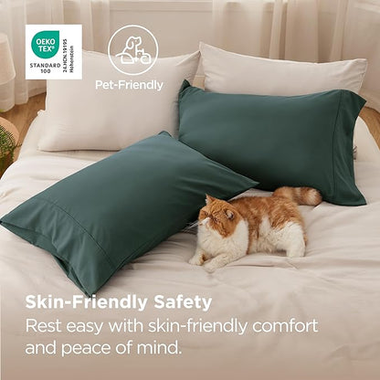 Bedsure Queen Pillow Cases Set of 2 - Forest Green Brushed Microfiber Pillowcase 2 Pack, Super Soft and Cozy Pillow Case Covers with Envelope Closure for Kids, Wrinkle, Fade Resistant, 20x30 Inches