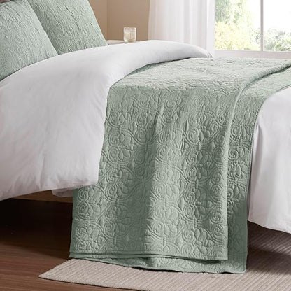 Madison Park Quebec King Size Quilt Bedding Set - Seafoam , Damask – 3 Piece Bedding Quilt Coverlets – Ultra Soft Microfiber Bed Quilts Quilted Coverlet