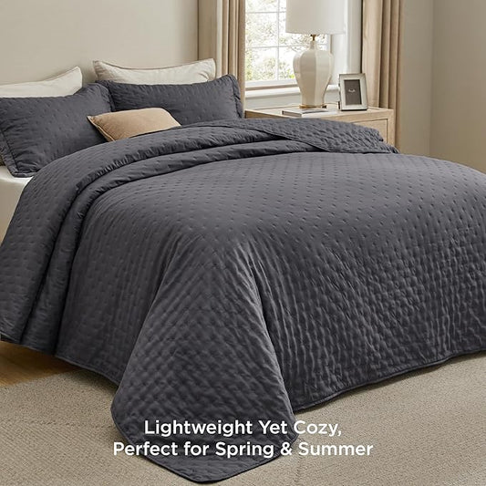 Bedsure California King Quilt - Charcoal Bedspread California King Size & Lightweight Comforter, Modern Coverlet with Clover Pattern, Ultra Soft All-Season Bedding, 111x106 Inches | Stitch-Free Quilting, Ultra Soft, Lightweight, Machine Washable, Pet-F...