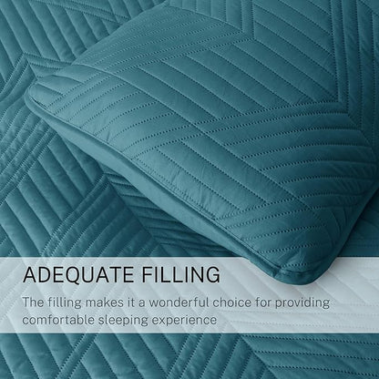 Exclusivo Mezcla California King Quilt Bedding Set, Lightweight Teal Oversized King Bedspreads Soft Modern Geometric Coverlet Set for All Seasons (1 Quilt and 2 Pillow Shams)