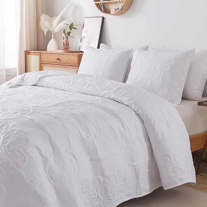 B2EVER White Damask Quilt Twin Size Bedding Sets with 1 Pillow Sham, Boho Bedspread Lightweight Soft Farmhouse Vintage Bohemian Coverlet Retro Jacquard Pattern Bed Cover for All Season, 2 Pieces