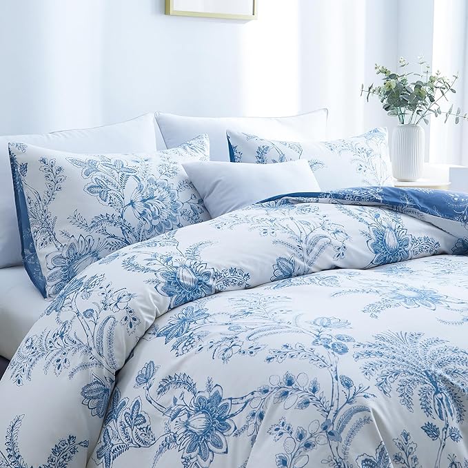 BOLINLIVING Floral King Size Comforter Set, Soft Breathable Bed in a Bag King Size 3 Pieces, Blue and White Floral Bedding Set for All Season, 1 Comforter & 2 Pillowcases