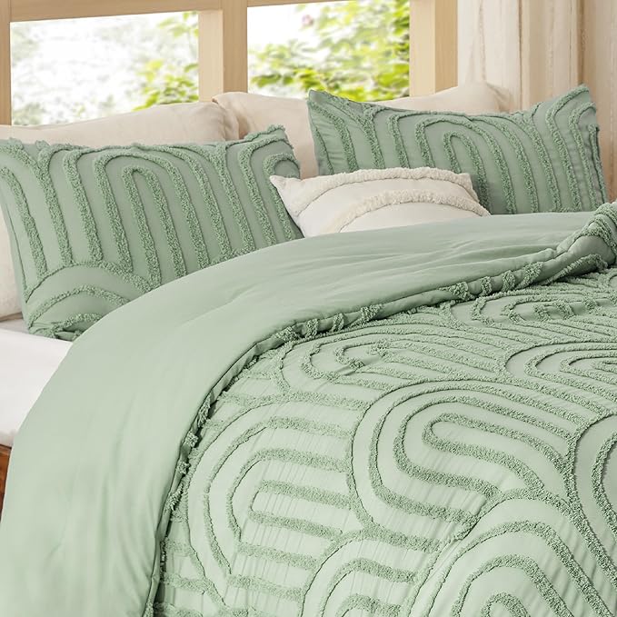 Bedsure Boho Tufted Green Comforter Full Size, GentleSoft™ 3 Pieces Boho Farmhouse Decor Bedding, Arch Shabby Chic Bedding for All Seasons, 1 Bed Comforter, 2 Pillow Shams, 82x86 Inches