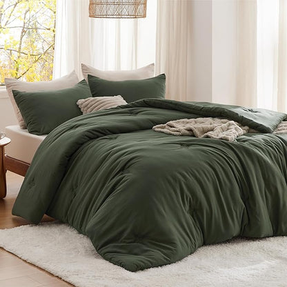 Bedsure Full Size Comforter Set Olive Green, Soft Prewashed Full Bedding, Quilted Comforter with Clover Design, Down Alternative Comforter for All Seasons, 3 Pieces Bed Set with 2 Pillow Shams