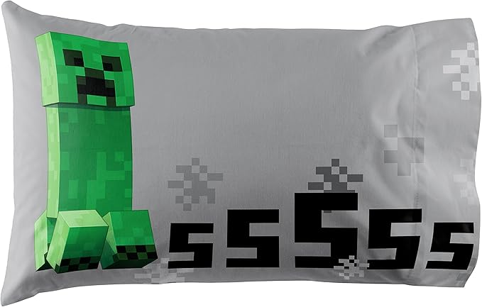 Minecraft Creeper 4 Piece Twin Bed-in-A-Bag Bedding Set with Bonus Tote