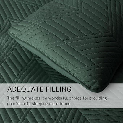 Exclusivo Mezcla California King Quilt Bedding Set, Lightweight Green Oversized King Bedspreads Soft Modern Geometric Coverlet Set for All Seasons (1 Quilt and 2 Pillow Shams)