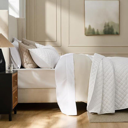 Bedsure Quilts Queen Size - Lightweight Bedspreads Queen Size with Classic Honeycomb Quilting, Soft Quilt Bedding Set, White Comforter Set Coverlet for All Seasons with 2 Pillow Shams (90" x 96") | Skin-Friendly Soft, All-Season Comfort, Breathable, Li...