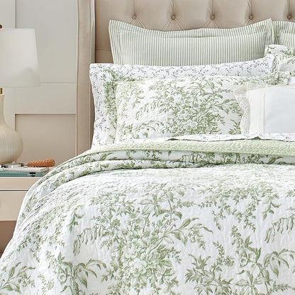 Laura Ashley - Queen Quilt Set, Soft & Reversible Cotton Floral Bedding with a Medium Weight Feel, 3 Piece Bed Set with Matching Pillowcases (Bedford Green/Off-White)