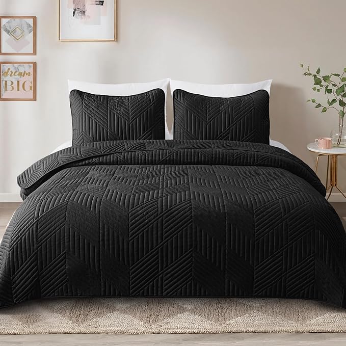 Exclusivo Mezcla Ultrasonic King Quilt Bedding Set, Lightweight Black Bedspreads Soft Modern Geometric Coverlet Set for All Seasons (1 Quilt and 2 Pillow Shams)