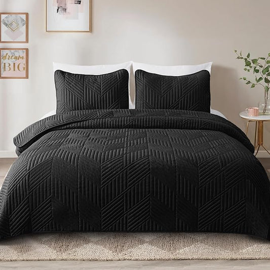 Exclusivo Mezcla California King Quilt Bedding Set, Lightweight Black Oversized King Bedspreads Soft Modern Geometric Coverlet Set for All Seasons (1 Quilt and 2 Pillow Shams)
