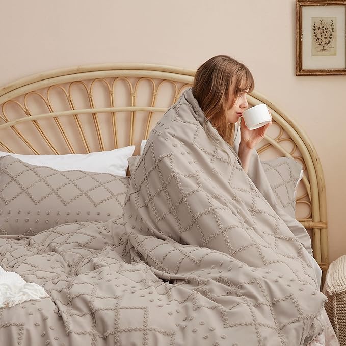 Bedsure Boho Duvet Cover Queen Size - Khaki Breathable & Soft Boho Bedding, Machine Washable Comforter Cover for All Seasons, Includes 1 Duvet Cover 90"x90" with 2 Pillow Shams & Zipper Closure