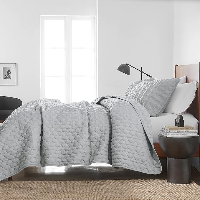 WDCOZY Light Grey Quilts Queen Size Bedding Set with 2 Pillow Shams, Lightweight Soft Bedspread Coverlet, Thin Comforter Bed Cover for All Season, 3 Pieces, 90x90 inches