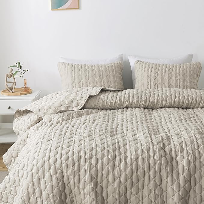 WDCOZY Light Beige Quilt King Size Bedding Set with 2 Pillow Shams, Lightweight Soft Bedspread Coverlet, Thin Comforter Bed Cover for All Season, 3 Pieces, 104x90 inches