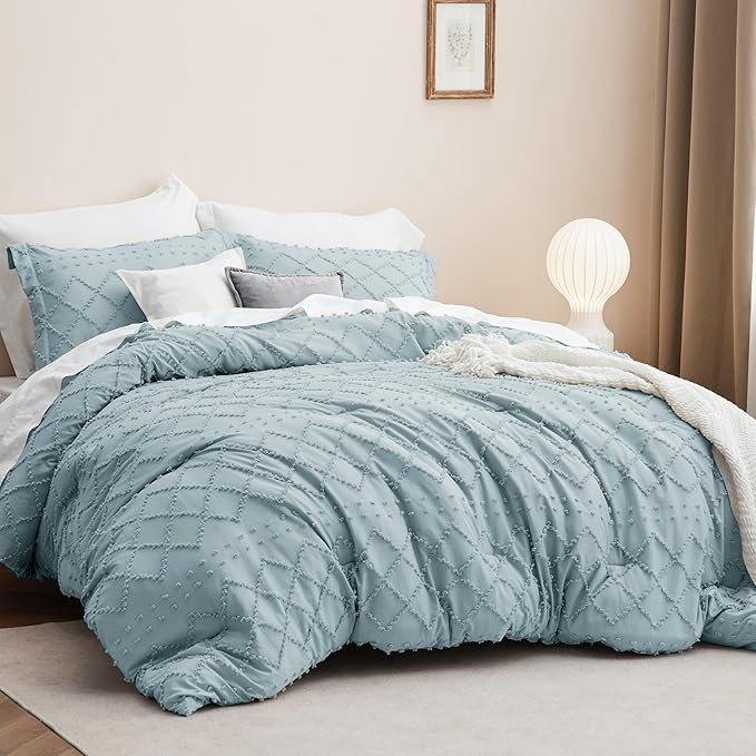 Bedsure Queen Comforter Set - Dusty Blue Comforter, Boho Tufted Shabby Chic Bedding for Kids, 3 Pieces Vintage Farmhouse Bed Set for All Seasons, Fluffy Soft Bedding with 2 Pillow Shams
