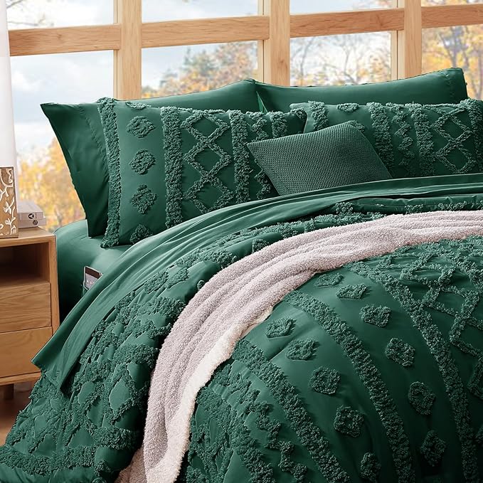 WRENSONGE Queen Size Comforter Set with Sheets - 7 Pieces Emerald Green Tufted Bed in a Bag Queen Shabby Chic Bedding Sets with 1 Comforter, 2 Sheets, 2 Pillowcases & 2 Shams