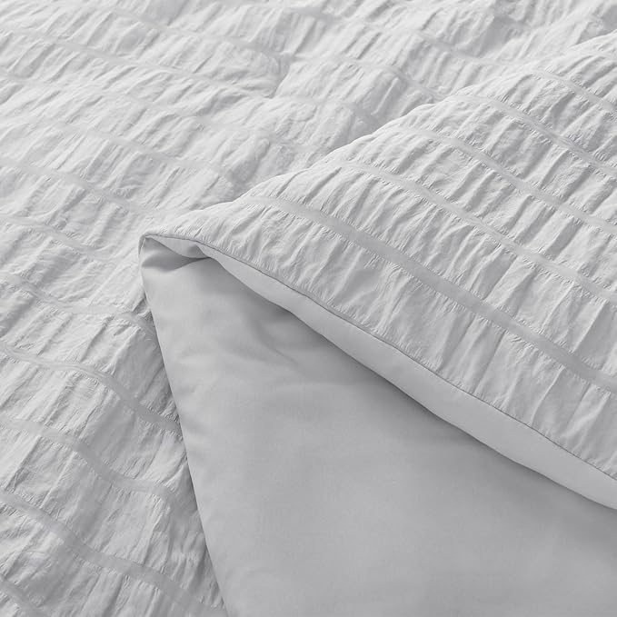 AveLom Light Gray Seersucker Twin/Twin XL Comforter Set (68x90 inches), 2 Pieces-100% Soft Microfiber Lightweight Comforter with 1 Pillowcase, All Season Down Alternative Comforter Set for Bedding