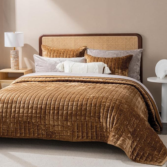 RECYCO Luxury Velvet Quilt Set, California King 118'' x 106'' Oversized Bedspread, Ultra Soft Velvet Comforter, Lightweight Box Stitch Bedding Sets for All Season, with 2 Shams, Caramel Gold