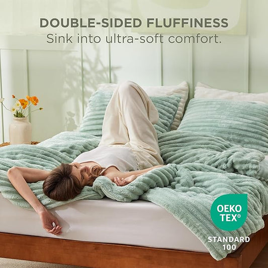 Bedsure Comforter Set Queen Size - GentleSoft™ 3 Pieces Double-Side Fleece Fluffy Sage Green Comforter Set, Cozy Striped Room Decor Aesthetic, Luxury Bedding Queen Size, 2 Pillowcases, 90x90 Inches