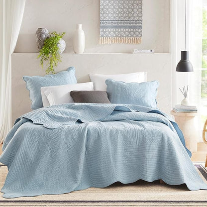 Madison Park Queen Quilt Set Damask Coverlet Set for Queen Size Bed, Cottage Oversized Quilt Set, Scallop Edge, All Season, Pre-Washed Cotton-Filled Queen Size Quilt, Tuscany, Full/Queen Blue 3 Piece