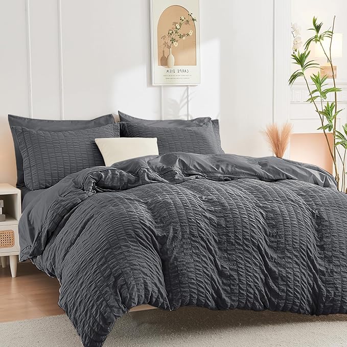 HYMOKEGE Dark Grey Duvet Cover King Size, Ultra Soft 3-Piece Seersucker Duvet Cover Set with Zipper Closure, Soft Brushed Microfiber Bedding Set with 8 Corner Ties (104"x90", 2 Pillowshams)