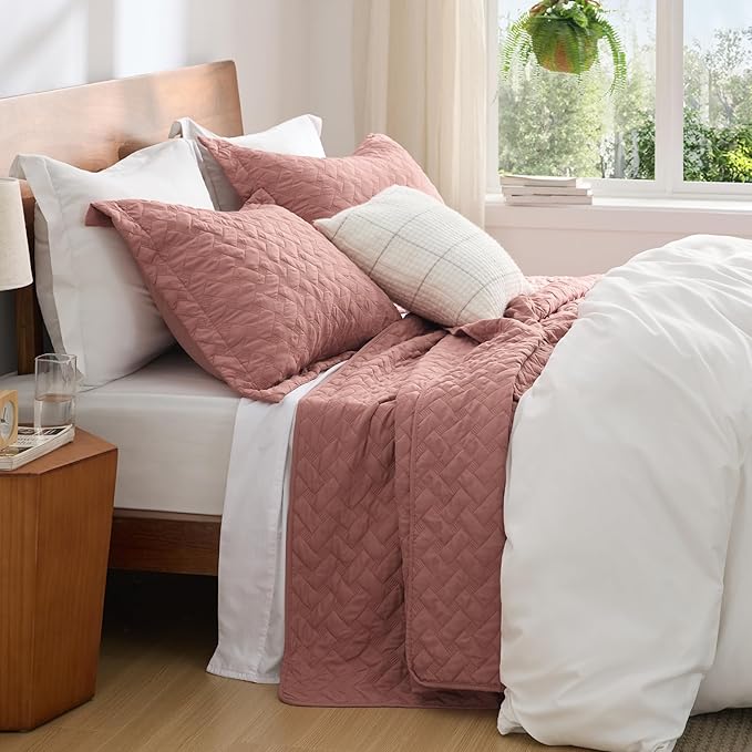 Bedsure Quilts Queen Size - Lightweight Bedspreads Queen Size with Basket Weave Pattern, Soft Quilt Bedding Set, Grayish Pink Comforter Set Coverlet for All Seasons with 2 Pillow Shams (90" x 96") | Skin-Friendly Soft, All-Season Comfort, Breathable, L...
