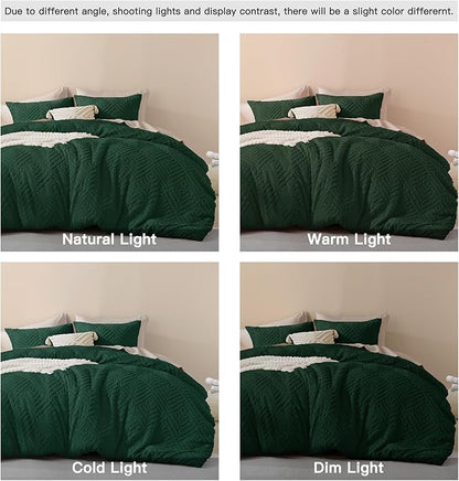 Litanika Super King Comforter Emerald Green, 3 Pieces Dark Green Tufted Boho Farmhouse Bedding Comforter Set, Lightweight Fluffy All Season Comforter Set (120x120In Comforter & 2 Pillowcases)