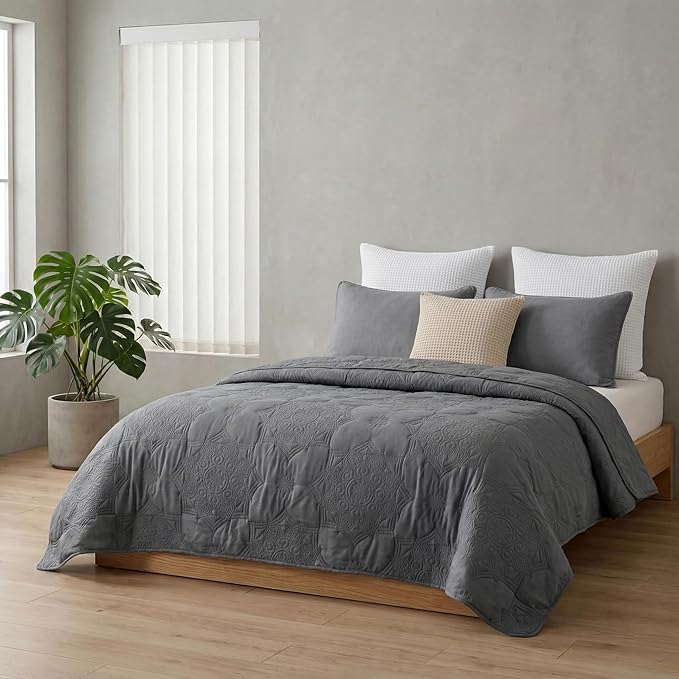 Bedsure King Quilt - Dark Grey Bedspread King Size & Lightweight Comforter, Modern Coverlet with Mandala Pattern, Ultra Soft All-Season Bedding, 106 x 96 Inches | Stitch-Free Quilting, Ultra Soft, Lightweight, Machine Washable, Pet-Friendly