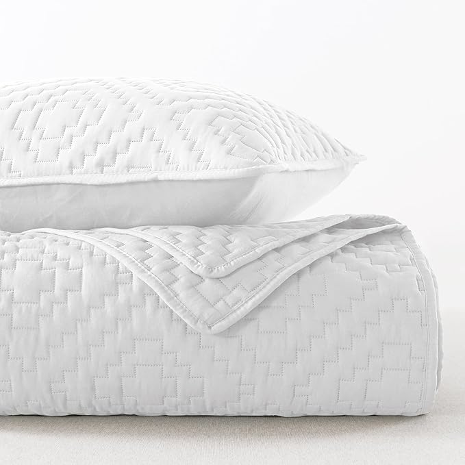 R.SHARE White King Size Quilt Bedding Sets with Pillow Shams, Boho Lightweight Soft Bedspread Coverlet, Quilted Blanket Thin Comforter Bed Cover for All Season, 3 Pieces, 104x90 inches