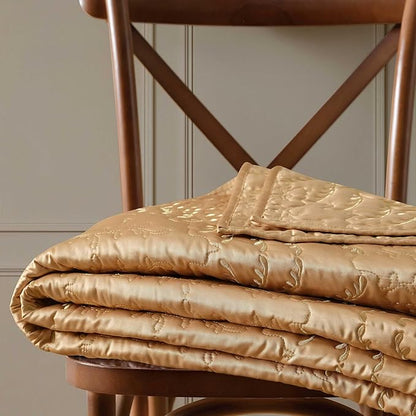 Martha Stewart - King Size Quilt Set, Soft & Smooth Sateen Bedding with a Light and Breathable Feel, 3 Piece Bed Set with Matching Pillowcases (Fern Embroidery Beige)