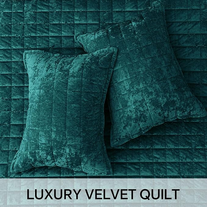 BEDELITE Velvet Quilt Set King Size - Luxury Velvet Comforter Bedding Set 3 Pieces, Lightweight Soft Cozy Shiny Emerald Green Oversized Bedspread Coverlet for All Seasons with 2 Pillow Shams
