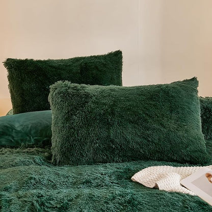 Andency Fluffy Emerald Green Comforter Set Queen Size, 3 Pieces Winter Faux Fur Warm Soft Fuzzy Plush Bedding Comforter Set (1 Velvet Comforter & 2 Pillowcases), Thick Heavy Puffy Comfy Bedding Set
