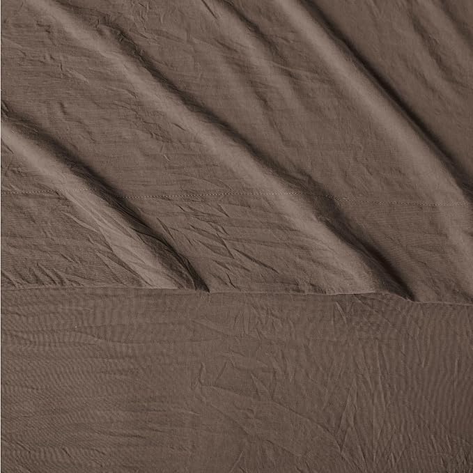 Amazon Basics Twin XL Bed Sheet, 3-Piece Bedding Set, Double Brushed Microfiber, Ultra Soft, Easy Care, Brown
