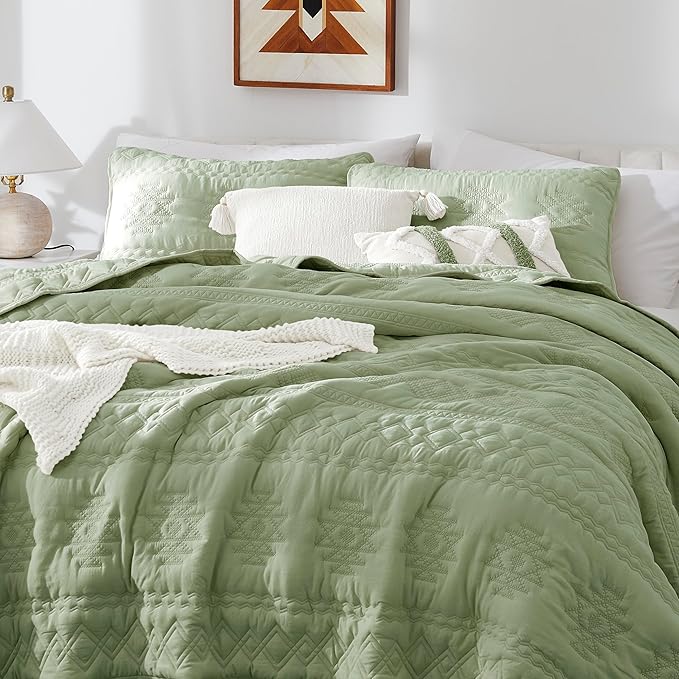 WDCOZY Boho Sage Green Oversized California Cal King Size Quilt Bedding Sets with 2 Pillow Shams, Farmhouse Lightweight Soft Bedspread Coverlet for All Season, 116x106 inches