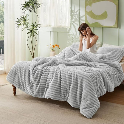 Bedsure King Comforter - GentleSoft™ 3 Pieces Double-Side Fleece Fluffy Light Grey Comforter Set, Cozy Striped Room Decor Aesthetic, Luxury King Size Bedding with 2 Pillowcases, 104x90 Inches