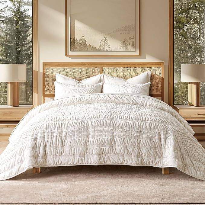 EVERGRACE Luxury Ruched Velvet Quilt Queen Size, Ultra Soft Bedspread Coverlet Set, Lightweight Velvet Comforter, Quilted Bedding Cover with 2 Matching Shams for All Season, Ivory White