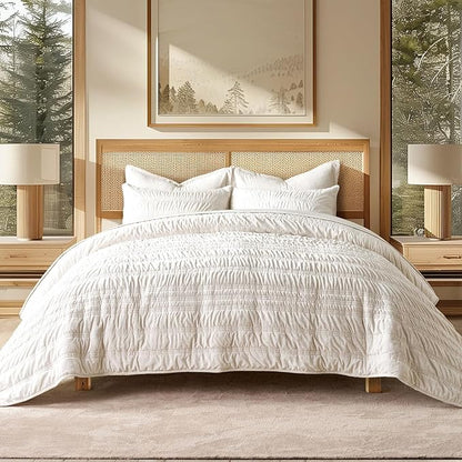 EVERGRACE Luxury Ruched Velvet Quilt Queen Size, Ultra Soft Bedspread Coverlet Set, Lightweight Velvet Comforter, Quilted Bedding Cover with 2 Matching Shams for All Season, Ivory White
