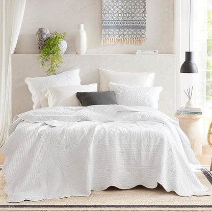Madison Park Queen Quilt Set Damask Coverlet Set for Queen Size Bed, Cottage Oversized Quilt Set, Scallop Edge, All Season, Pre-washed Cotton-Filled Queen Size Quilt, Tuscany, Full/Queen White 3 Piece