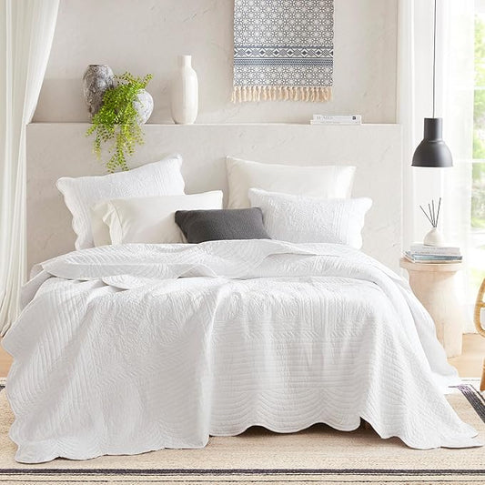 Madison Park Queen Quilt Set Damask Coverlet Set for Queen Size Bed, Cottage Oversized Quilt Set, Scallop Edge, All Season, Pre-washed Cotton-Filled Queen Size Quilt, Tuscany, Full/Queen White 3 Piece
