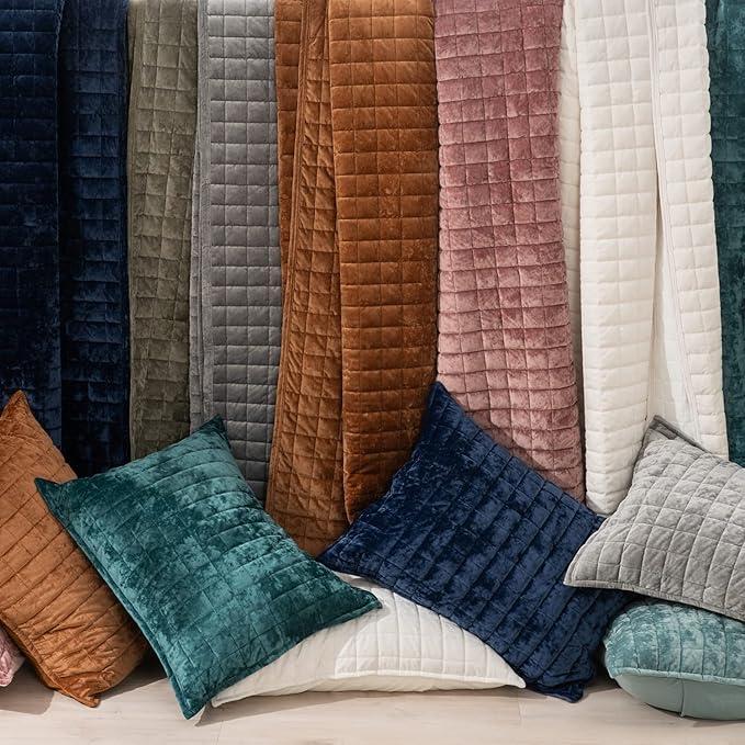RECYCO Luxury Velvet Quilt Set, California King 118'' x 106'' Oversized Bedspread, Ultra Soft Velvet Comforter, Lightweight Box Stitch Bedding Sets for All Season, with 2 Shams, Rusty Burnt Orange