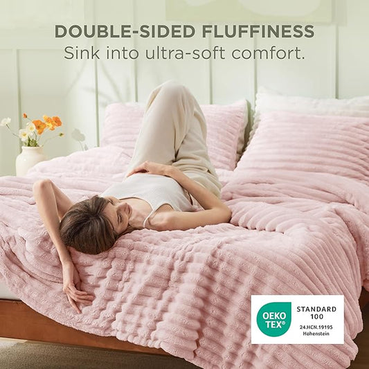 Bedsure King Comforter - GentleSoft™ 3 Pieces Double-Side Fleece Fluffy Pink Comforter Set, Cozy Striped Room Decor Aesthetic, Luxury King Size Bedding with 2 Pillowcases, 104x90 Inches