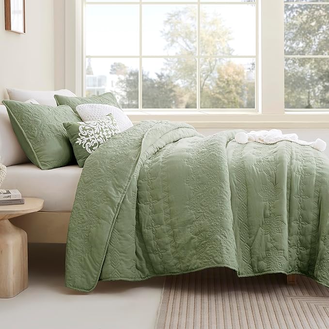 Boho Sage Green Quilt King Size Bedding Sets with Pillow Sham, Bohemian Lightweight Soft Bedspread Coverlet, Farmhouse Floral Vintage Thin Comforter Bed Cover All Season, 3 Pieces, 104x90 inches