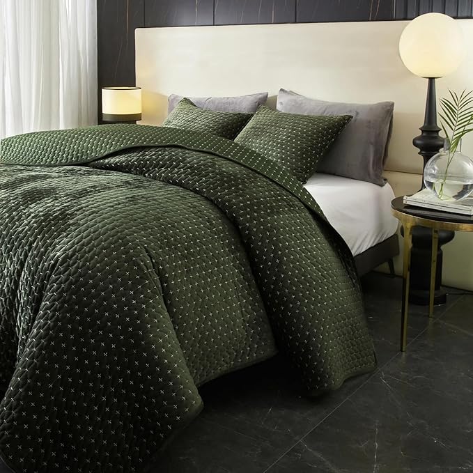 Powdion Velvet Quilt Queen Size, Oversized Bedspread Quilted Bedding Set, Luxurious Soft Coverlet Set Lightweight Velvet Comforter for All Season with Pillow Shams 90x96 Army Green Striped Queen