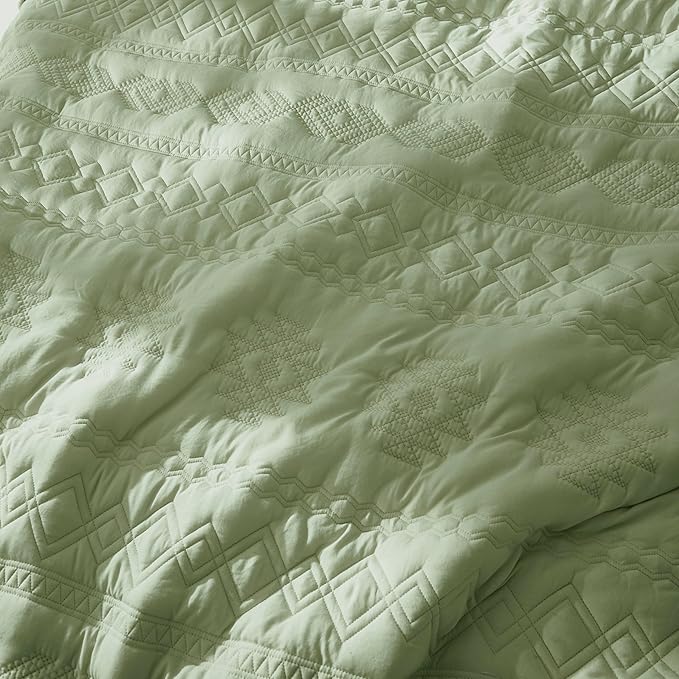 WDCOZY Boho Sage Green Oversized California Cal King Size Quilt Bedding Sets with 2 Pillow Shams, Farmhouse Lightweight Soft Bedspread Coverlet for All Season, 116x106 inches