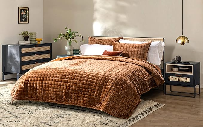 RECYCO Luxury Velvet Quilt Set, California King 118'' x 106'' Oversized Bedspread, Ultra Soft Velvet Comforter, Lightweight Box Stitch Bedding Sets for All Season, with 2 Shams, Rusty Burnt Orange