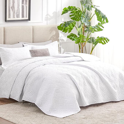Love's cabin California King Size Quilt Bedding Set White Bedspread - Cal King Summer Lightweight Bedspread Comforter - Wave Pattern Coverlet for All Season - 3 Pieces (1 Quilt, 2 Pillow Shams)