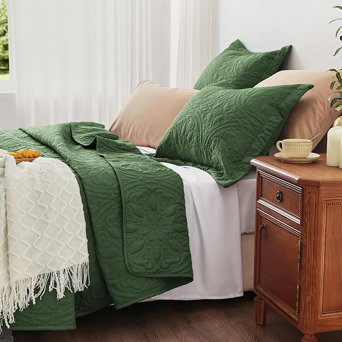 EXQ Home Quilt Set Full Queen Size Olive Green 3 Piece,Lightweight Soft Coverlet Mandala Flower Pattern Bedspread Set for All Season(1 Quilt,2 Pillow Shams)