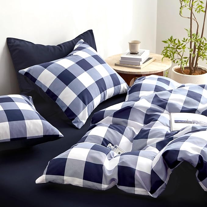 Wake In Cloud - Gingham Comforter Set, Plaid Buffalo Check Checkered Cottagecore Cute Geometric, Soft Lightweight Bedding, 3 Pieces, Navy Blue White, Full Size